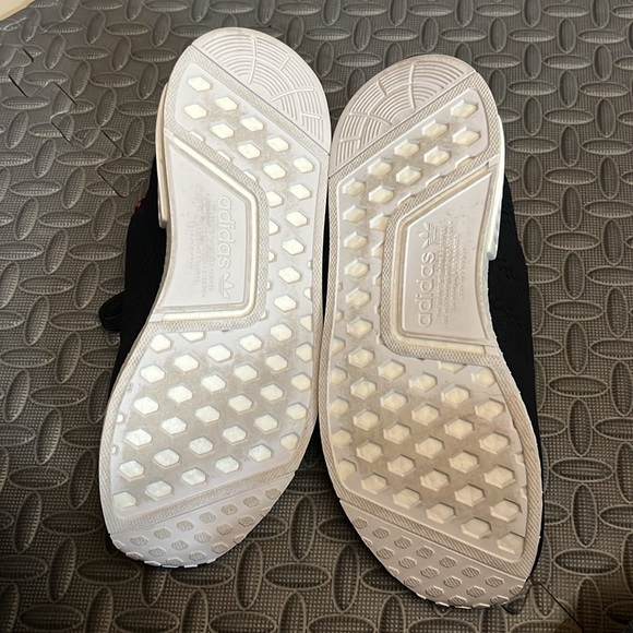 Mens adidas NMD R1 primeknit dragon patch. Size 9.5. Next to new. Box included - Picture 4 of 4